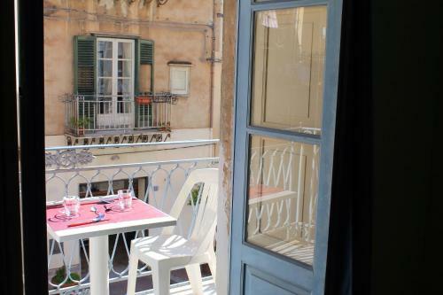 Adelfes Apartments
