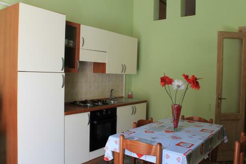 Adelfes Apartments