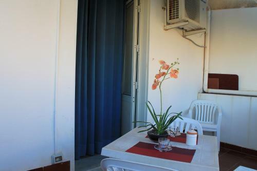 Adelfes Apartments