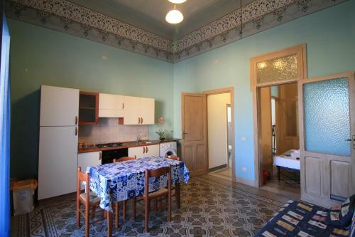 Adelfes Apartments