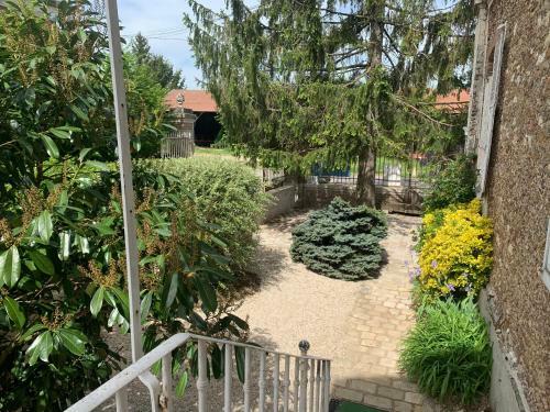 Hostal La Maison Des Sources � La Ferme D'auxonnettes