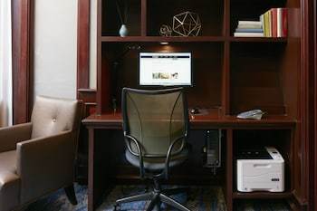 Hotel Club Quarters In Boston