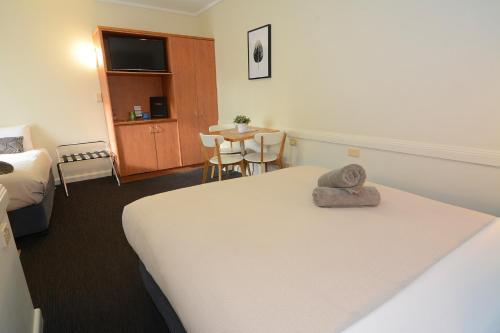Motel Barclay On View