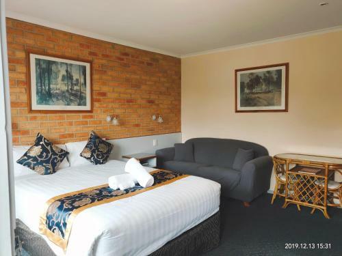 Coachman Motel