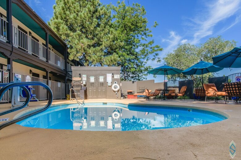 Hotel Santa Fe Sage Inn