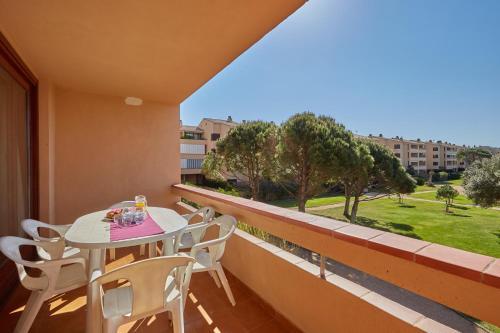 Apartamentos Golf Mar