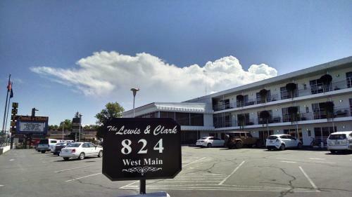 The Lewis & Clark Motel Of Bozeman