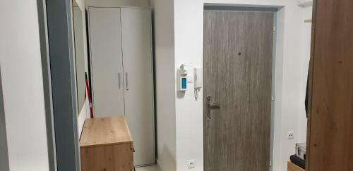Apartma Sivi ?ako