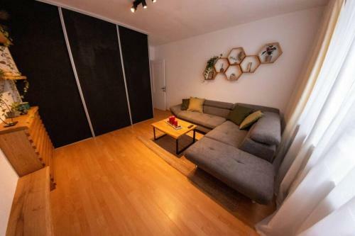 Citadel Hill Central 3 Room Apartment