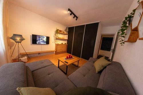Citadel Hill Central 3 Room Apartment