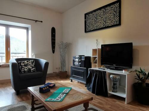 G�te Ceyssac, 3 Pi�ces, 4 Personnes - Fr-1-582-95