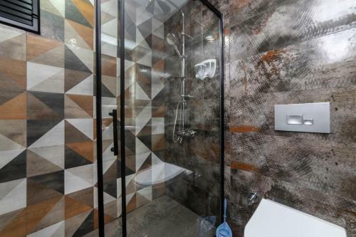 Lovely 3 Bdrm Apartment Close To Everything