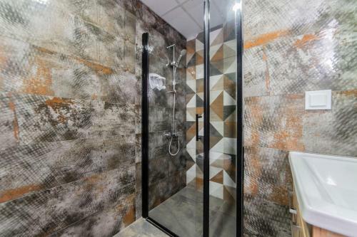 Lovely 3 Bdrm Apartment Close To Everything