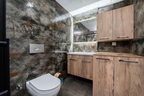 Lovely 3 Bdrm Apartment Close To Everything