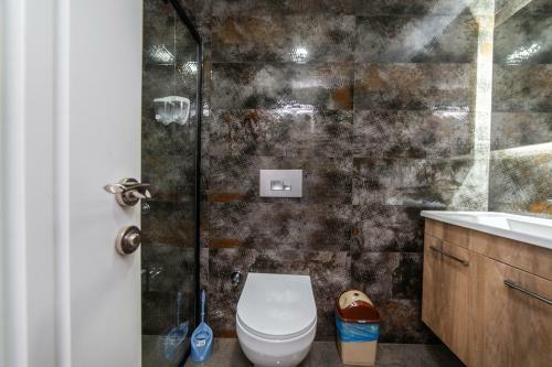 Lovely 3 Bdrm Apartment Close To Everything