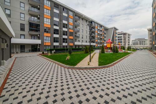 Lovely 3 Bdrm Apartment Close To Everything