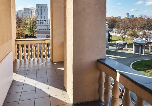 Victory Square Apartment