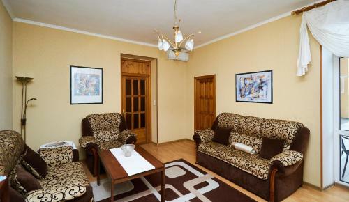 Victory Square Apartment