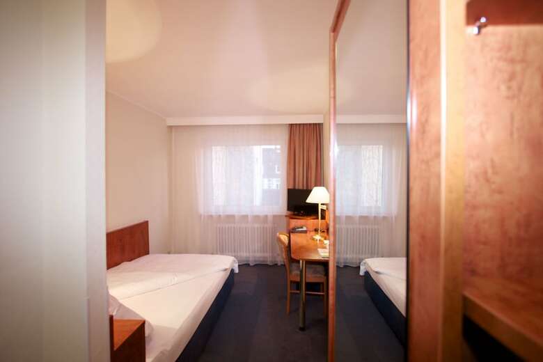 Falk Hotel