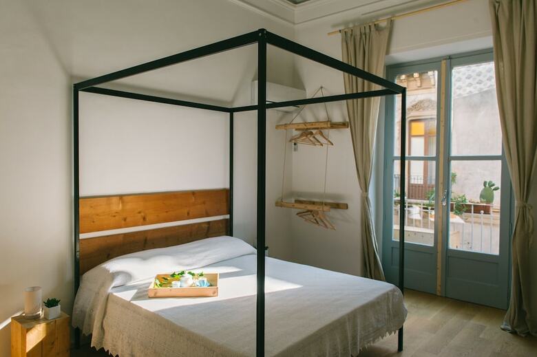 Hostal Eco Rooms Velacatania