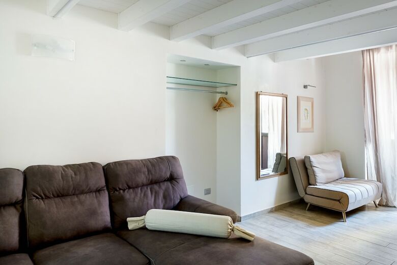 Hostal Scuto Home
