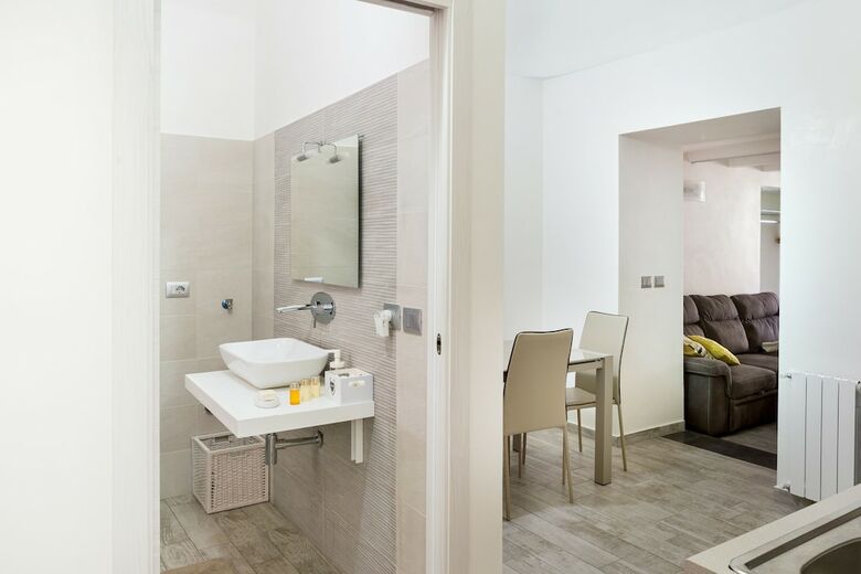 Hostal Scuto Home