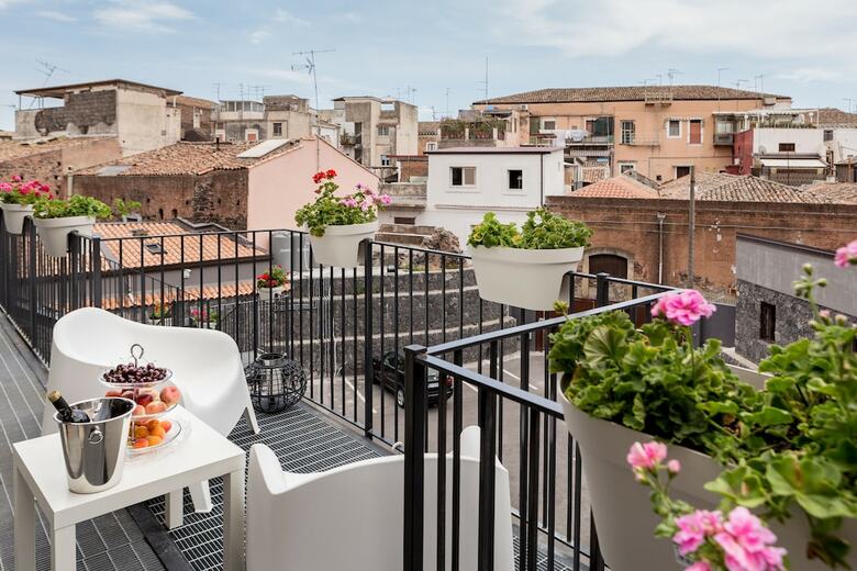 Hostal Scuto Home