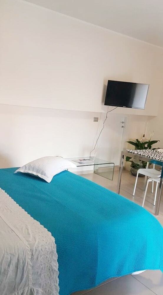 Hostal Scuto Home