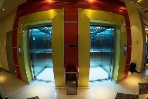 Hotel R&n Shullkas Suites