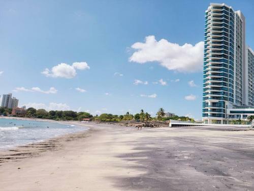 Apartamento Lovely 2-bedroom Condo With Pools And Beach Views