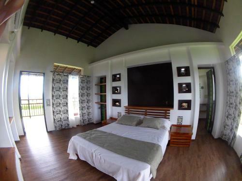 Albergue Hostal Haizeak