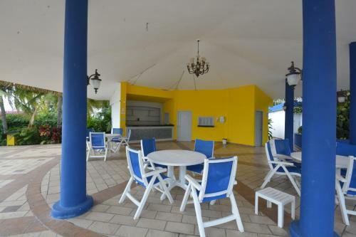 Solarium At Coronado Bay Oceanfront Apartments