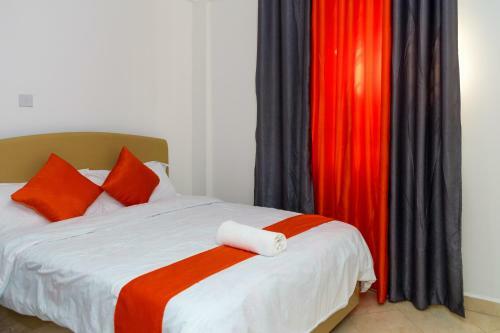 The Roberts Spacious One Bedroom