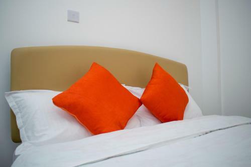 The Roberts Spacious One Bedroom