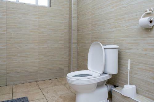 The Roberts Spacious One Bedroom
