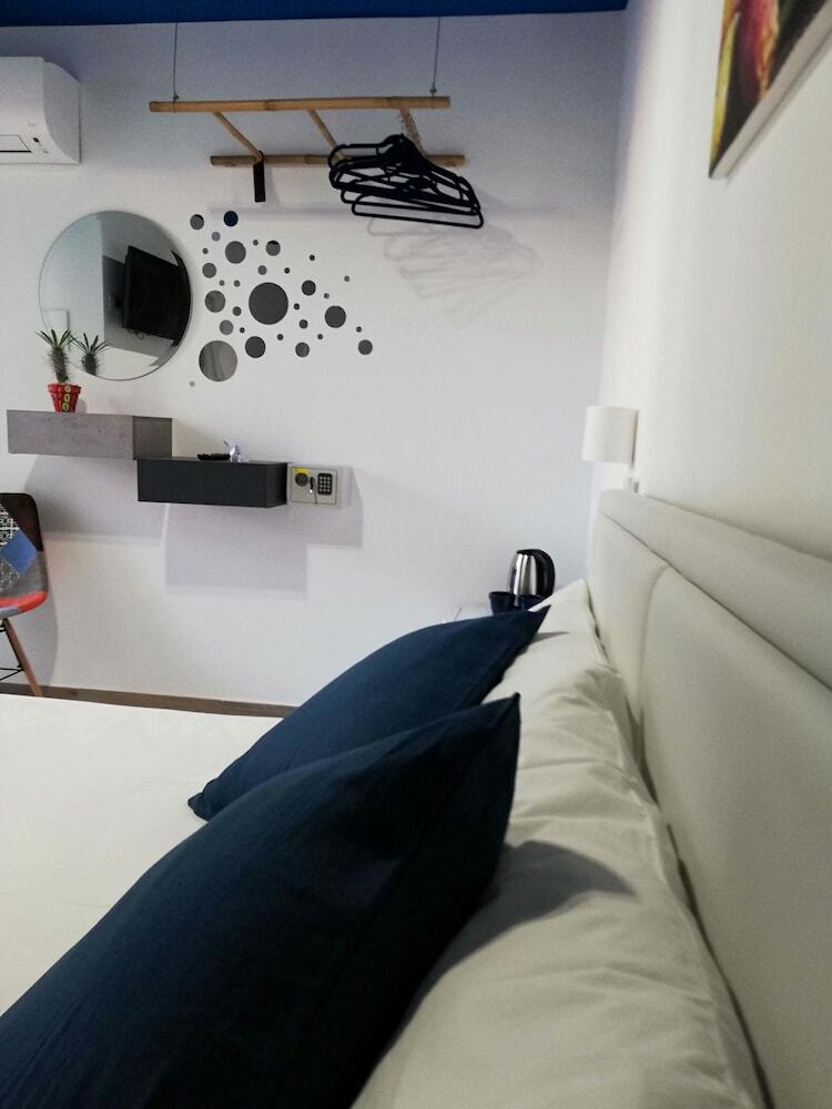 Hostal Gh Rooms Catania