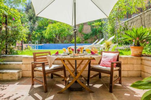 Bed & Breakfast At Home In Malaga