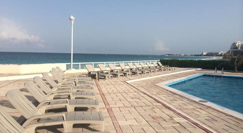 Cancun Beach Aparthotel