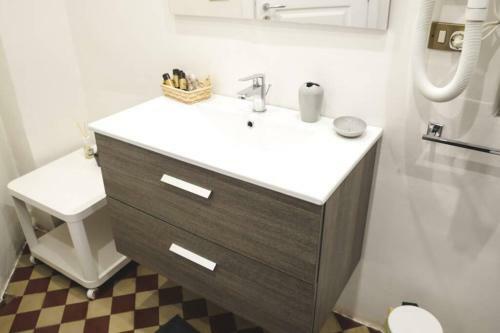Casa Sciuti, Cozy Apartment With Roof Terrace