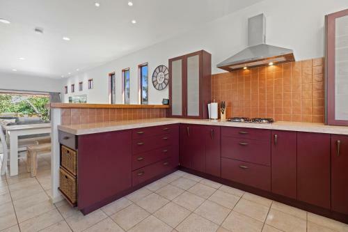 Papamoa Coastal Retreat - Papamoa Holiday Home