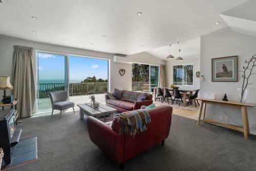 Ocean Break - Piha Holiday Home