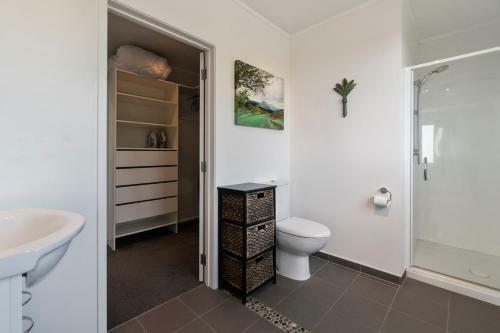 Ocean Break - Piha Holiday Home