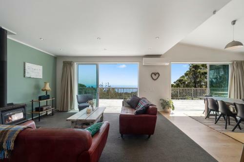 Ocean Break - Piha Holiday Home