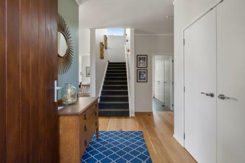 Ocean Break - Piha Holiday Home