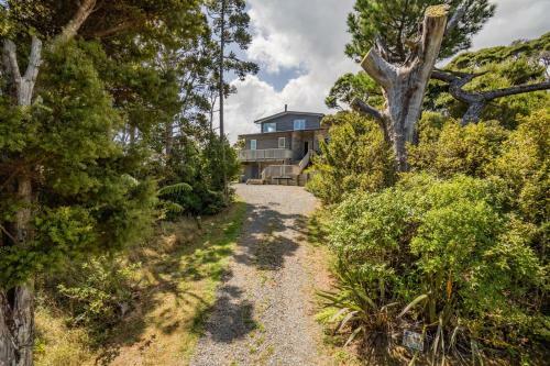 Ocean Break - Piha Holiday Home