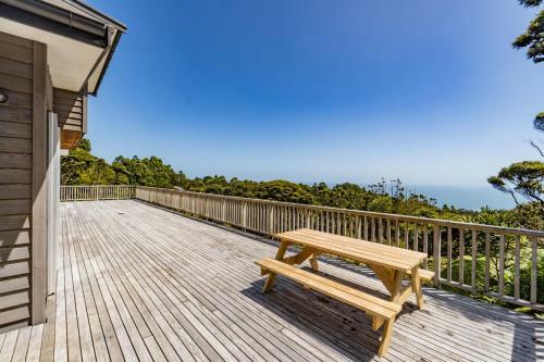 Ocean Break - Piha Holiday Home