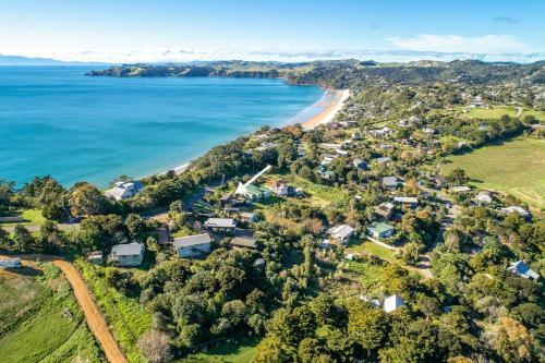 Island Escape - Onetangi Tiny Holiday Home