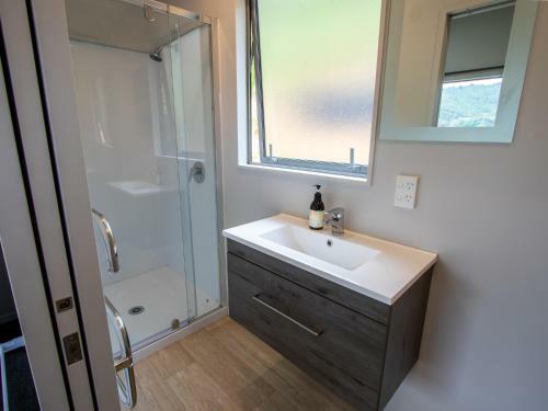 Kereru Cabin - Riwaka Holiday Unit