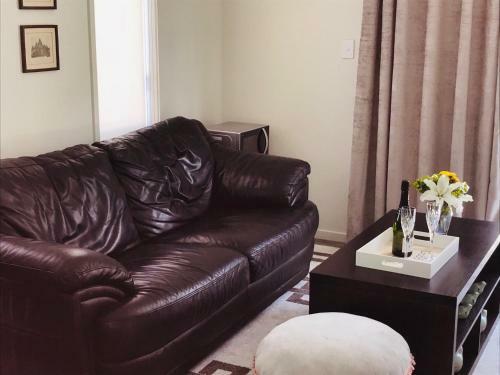 Modern Self Contained Apartment In Riverhead