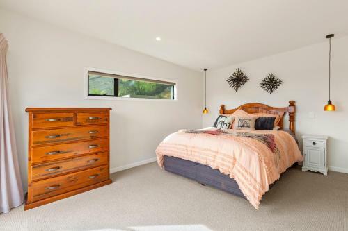 R And R At Robertson - Raglan Holiday Home